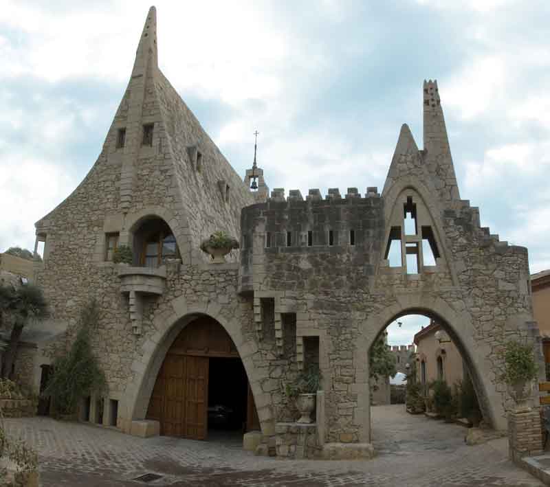 06 - Garraf - Gaudí - bodegas Güell